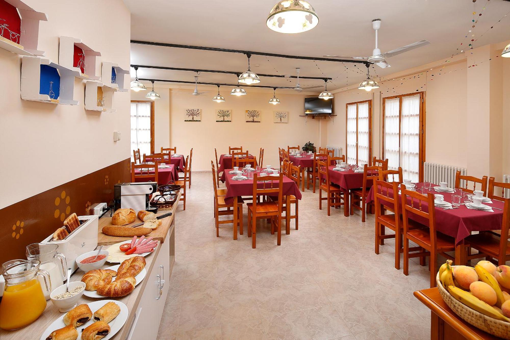 Albergue Sierra De Arbe Naval Buitenkant foto